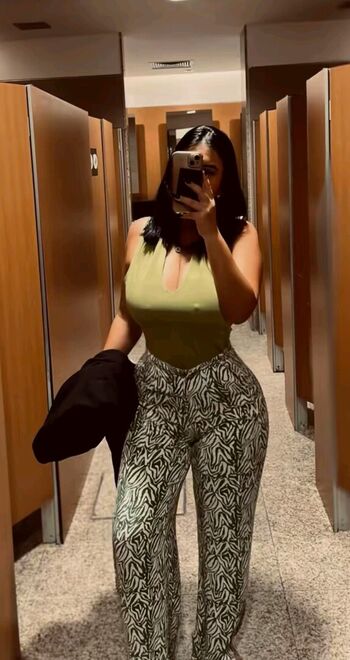 Camilaferreirai page leaked private photo uncensored HD quality