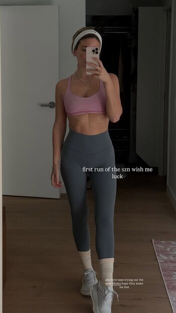 Carla bezanson page leaked private photo uncensored HD quality