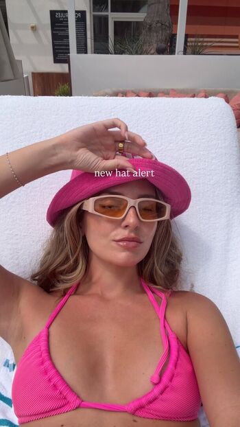 Carla bezanson page leaked private photo uncensored HD quality