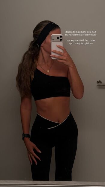 Carla bezanson page leaked private photo uncensored HD quality