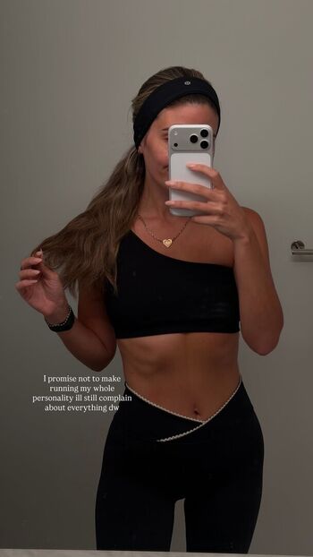 Carla bezanson page leaked private photo uncensored HD quality