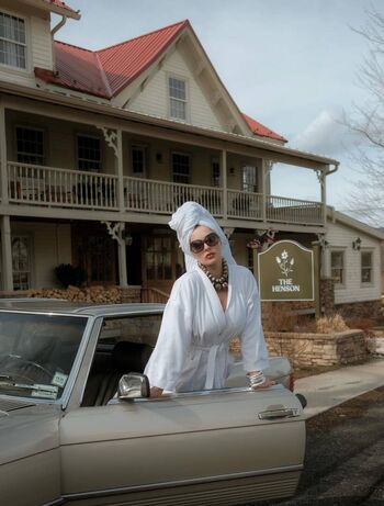 Caroline vreeland  page leaked private photo uncensored HD quality