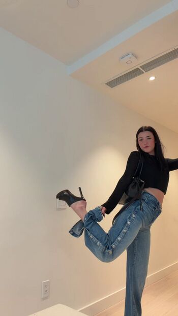 Charli d amelio page leaked private photo uncensored HD quality
