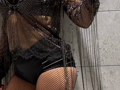 Charli xcx  page leaked private photo uncensored HD quality