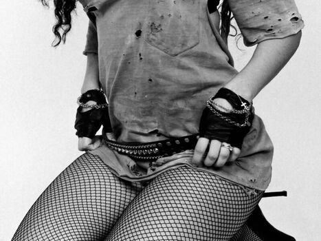 Charli xcx  page leaked private photo uncensored HD quality