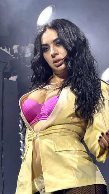Charli xcx  page leaked private photo uncensored HD quality