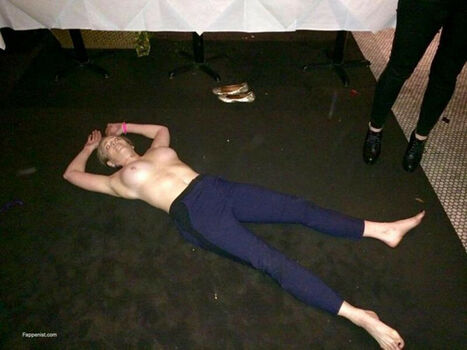 Chelsea handler leaked private photo uncensored HD quality