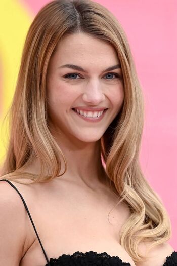 Chloe east page leaked private photo uncensored HD quality