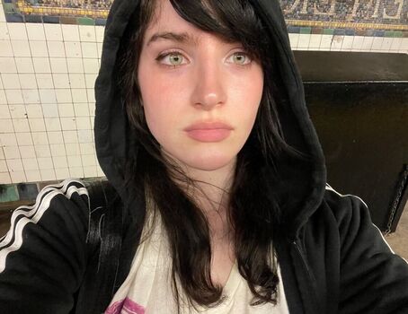 Claireyael leaked private photo uncensored HD quality