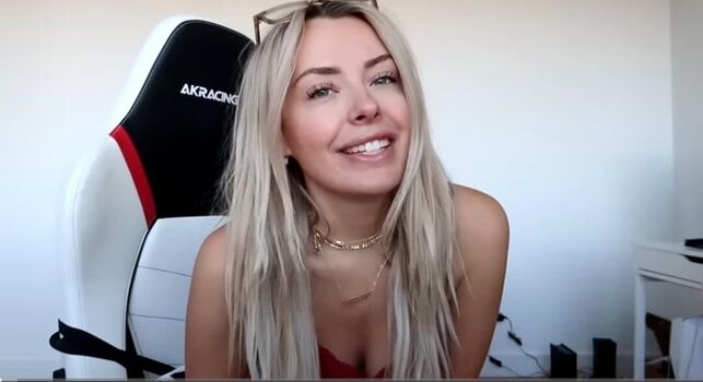 Corinna kopf  page leaked private photo uncensored HD quality