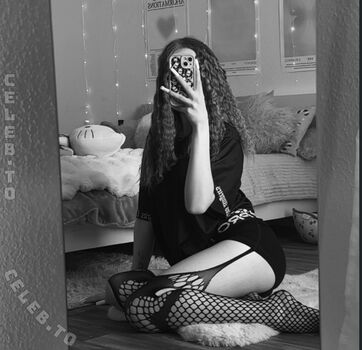 Crystalmarykitty page leaked private photo uncensored HD quality