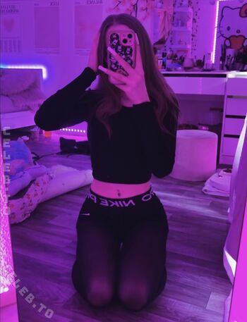 Crystalmarykitty page leaked private photo uncensored HD quality