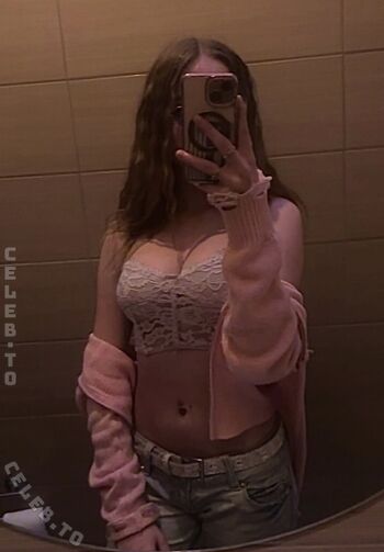 Crystalmarykitty page leaked private photo uncensored HD quality