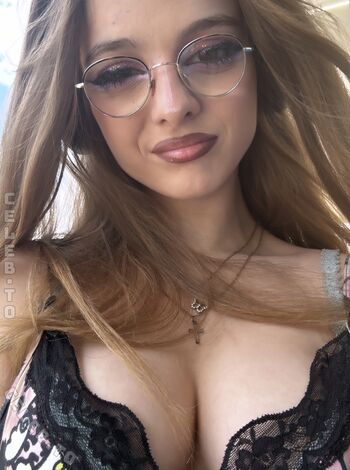Crystalmarykitty page leaked private photo uncensored HD quality