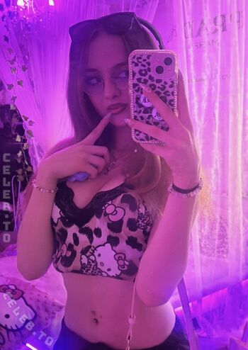 Crystalmarykitty page leaked private photo uncensored HD quality