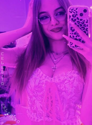 Crystalmarykitty page leaked private photo uncensored HD quality