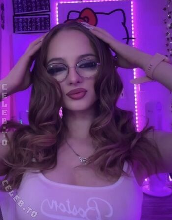 Crystalmarykitty page leaked private photo uncensored HD quality