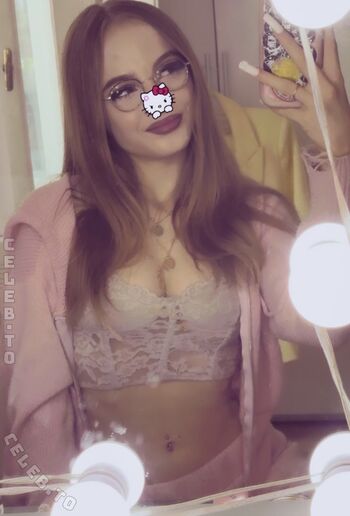 Crystalmarykitty page leaked private photo uncensored HD quality