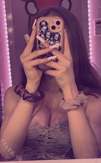 Crystalmarykitty page leaked private photo uncensored HD quality