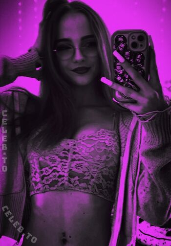 Crystalmarykitty page leaked private photo uncensored HD quality