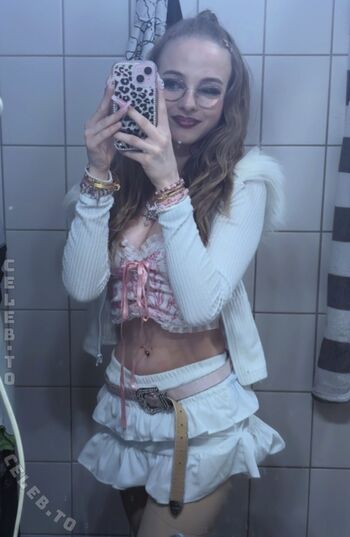 Crystalmarykitty page leaked private photo uncensored HD quality