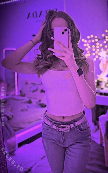 Crystalmarykitty leaked private photo uncensored HD quality
