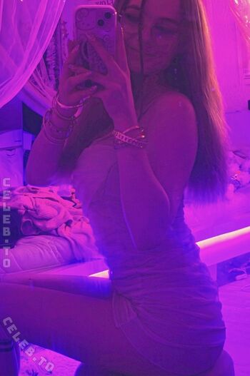 Crystalmarykitty leaked private photo uncensored HD quality