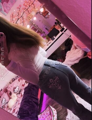 Crystalmarykitty leaked private photo uncensored HD quality