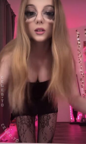 Crystalmarykitty leaked private photo uncensored HD quality