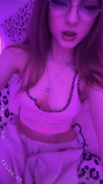 Crystalmarykitty leaked private photo uncensored HD quality