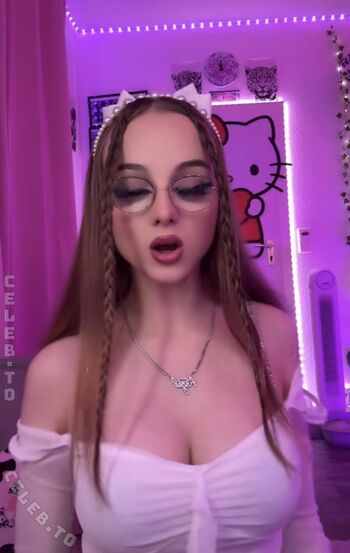 Crystalmarykitty leaked private photo uncensored HD quality