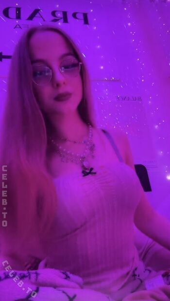 Crystalmarykitty leaked private photo uncensored HD quality