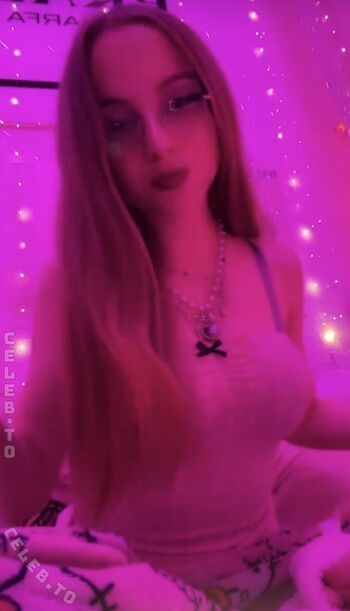 Crystalmarykitty leaked private photo uncensored HD quality