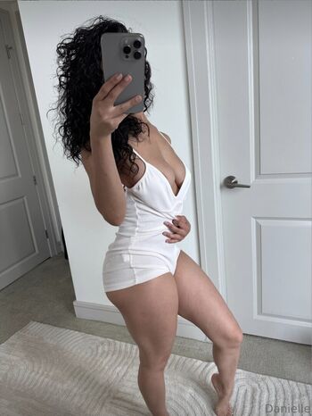 Daniellesummersxo leaked private photo uncensored HD quality
