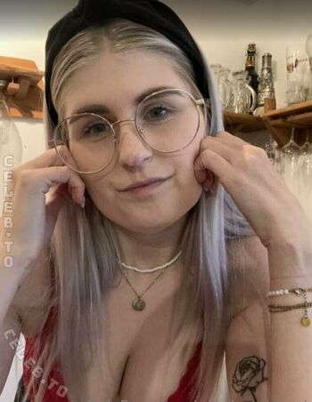 Deineemilia page leaked private photo uncensored HD quality