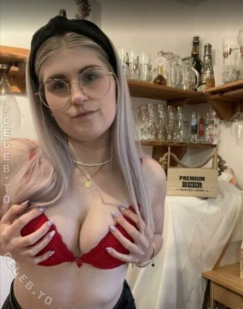 Deineemilia page leaked private photo uncensored HD quality