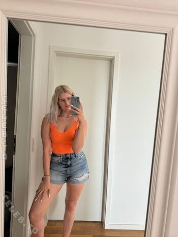 Deineemilia leaked private photo uncensored HD quality