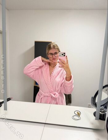 Deineemilia page leaked private photo uncensored HD quality