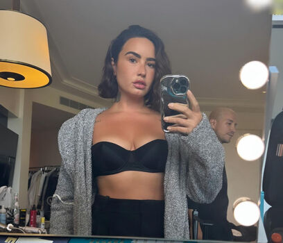 Demi lovato page leaked private photo uncensored HD quality