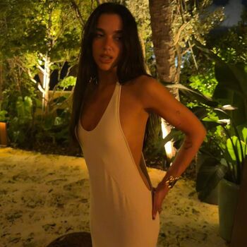 Dua lipa  page leaked private photo uncensored HD quality