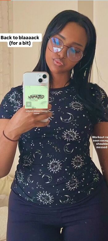 Earthtokhadija leaked private photo uncensored HD quality
