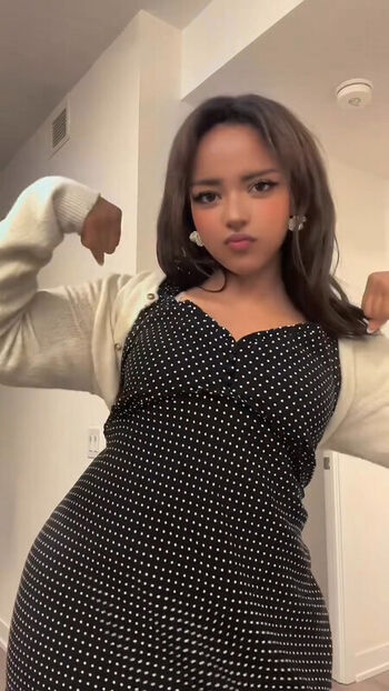 Earthtokhadija leaked private photo uncensored HD quality