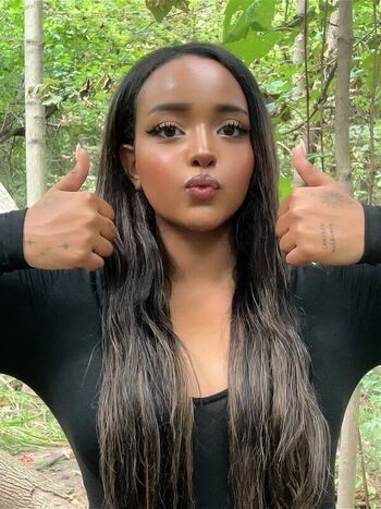Earthtokhadija leaked private photo uncensored HD quality
