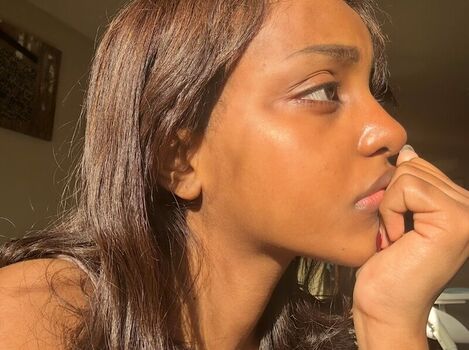 Earthtokhadija leaked private photo uncensored HD quality
