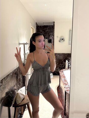 Ella mendelsohn page leaked private photo uncensored HD quality