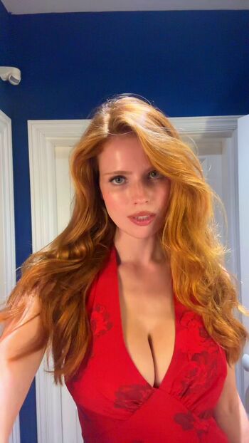 Emily deyt aysage  page leaked private photo uncensored HD quality