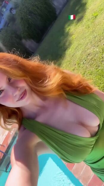 Emily deyt aysage  page leaked private photo uncensored HD quality
