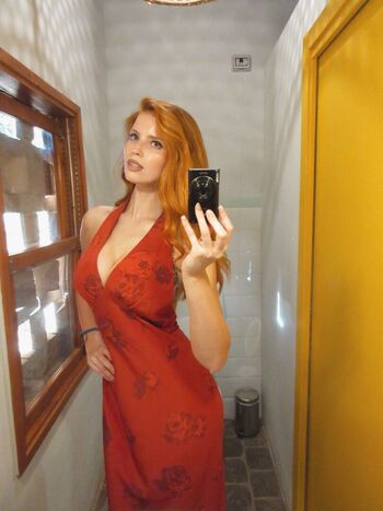 Emily deyt aysage  page leaked private photo uncensored HD quality