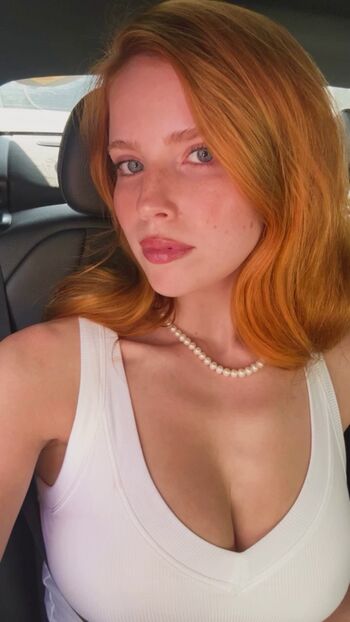 Emily deyt aysage  page leaked private photo uncensored HD quality