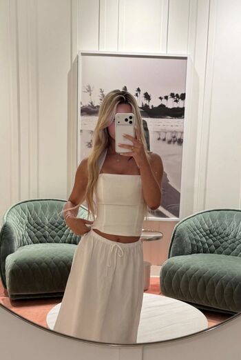 Emily elizabth  page leaked private photo uncensored HD quality